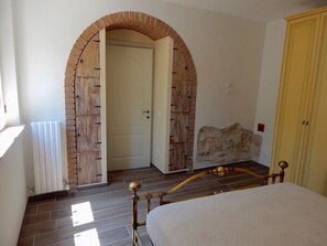 Apartment, 2 Bedrooms | 2 bedrooms, cots/infant beds, bed sheets