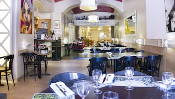Kontinental morgenmad hver dag (5.00 EUR pr. person)