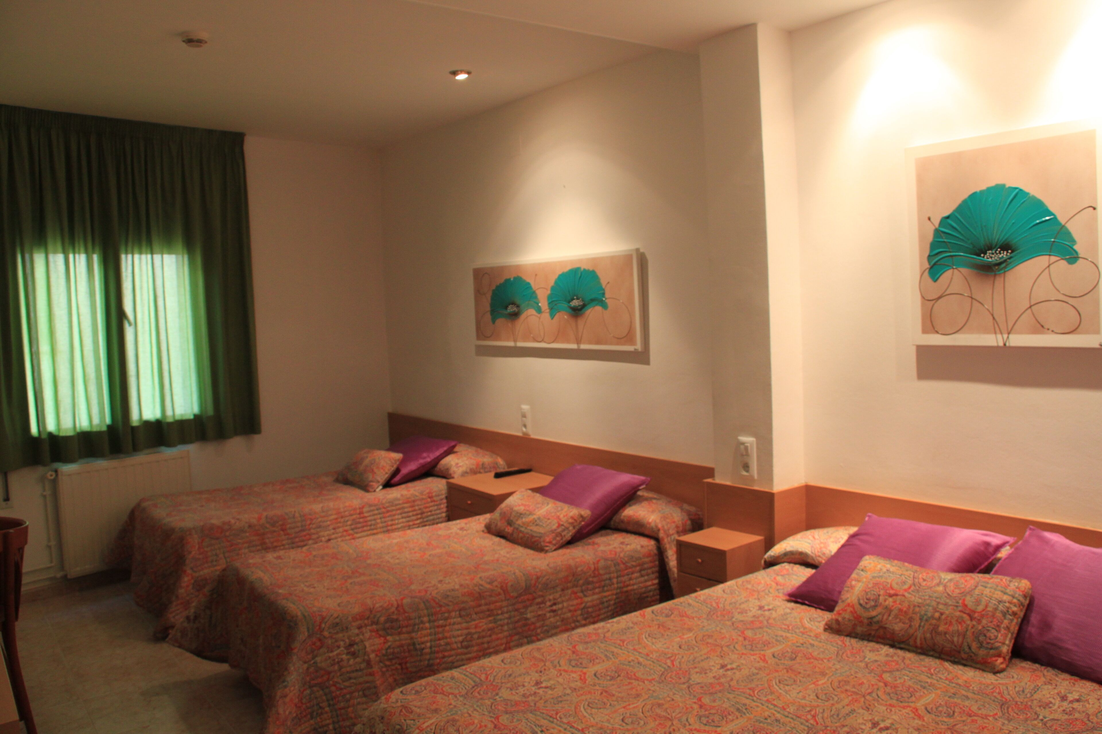 quadruple room | desk, blackout curtains, soundproofing, iron/ironing board