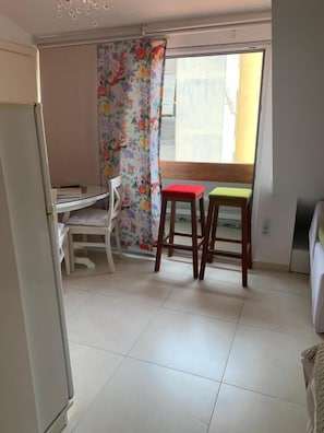 Luxury-Apartment | Essbereich im Zimmer