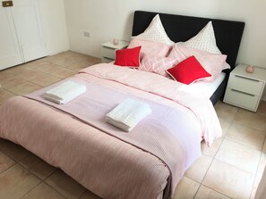 1 Schlafzimmer, Bettwäsche aus ägyptischer Baumwolle