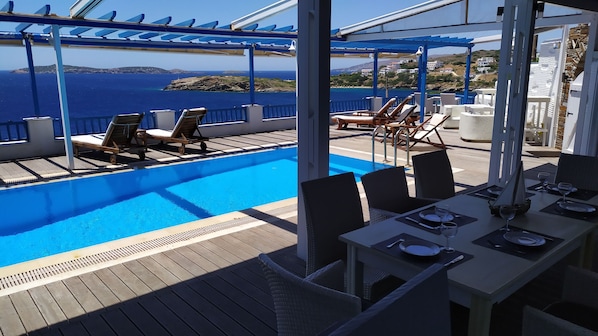 Seasonal outdoor pool - Blue Waves View (Andros)