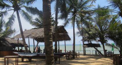 Sand Bank Hotel & Restaurant