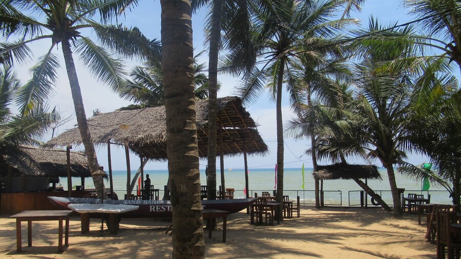 Sand Bank Hotel & Restaurant