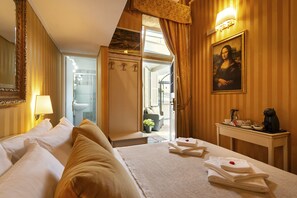 Familie vierpersoonskamer, privébadkamer | Uitzicht vanuit de kamer