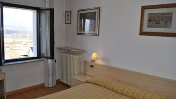 Basic-Doppel- oder -Zweibettzimmer