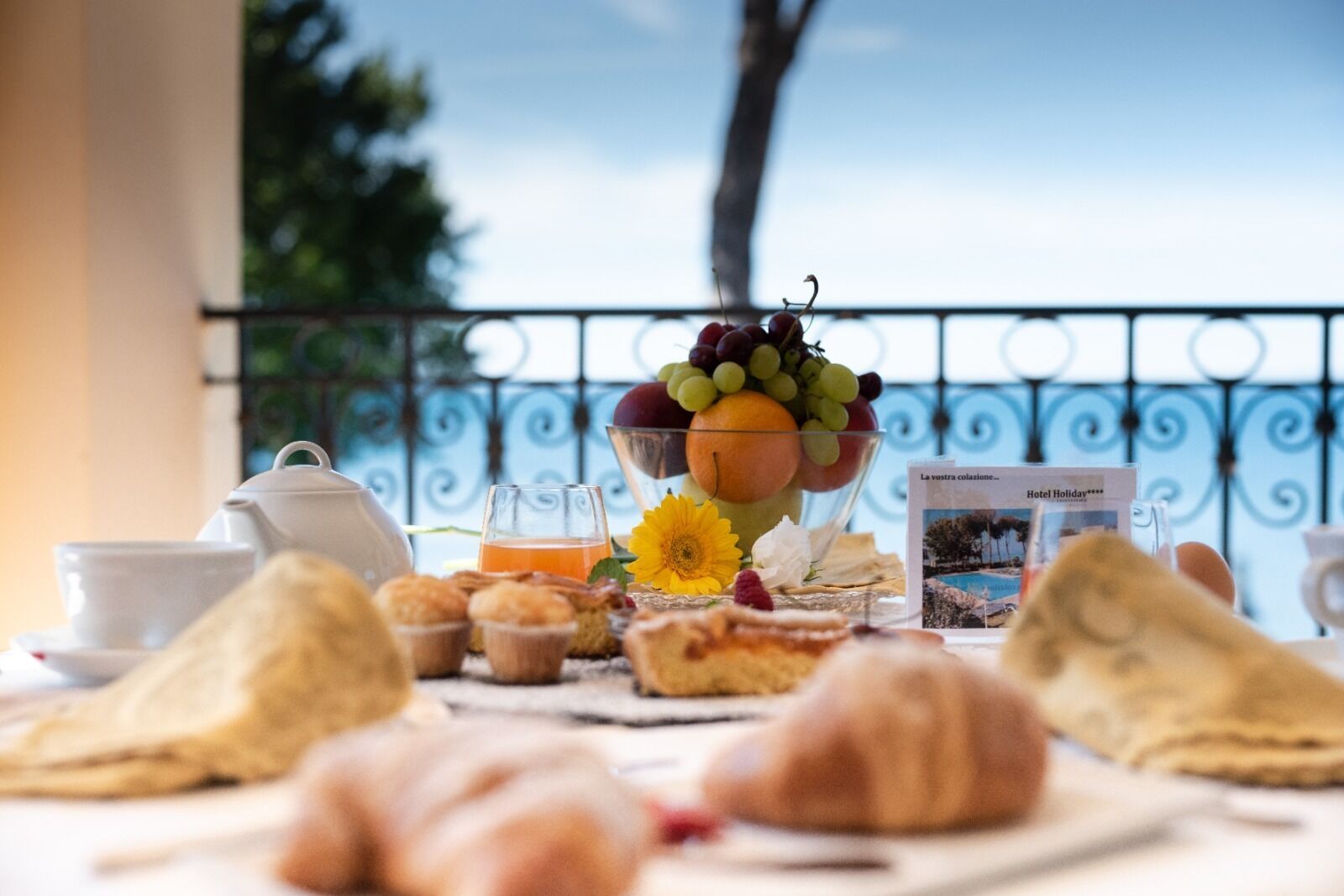 خزنة داخل الغرفة وتجهيزات عازلة للصوت وواي فاي مجانًا