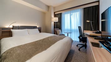 Down comforters, in-room safe, soundproofing, free WiFi