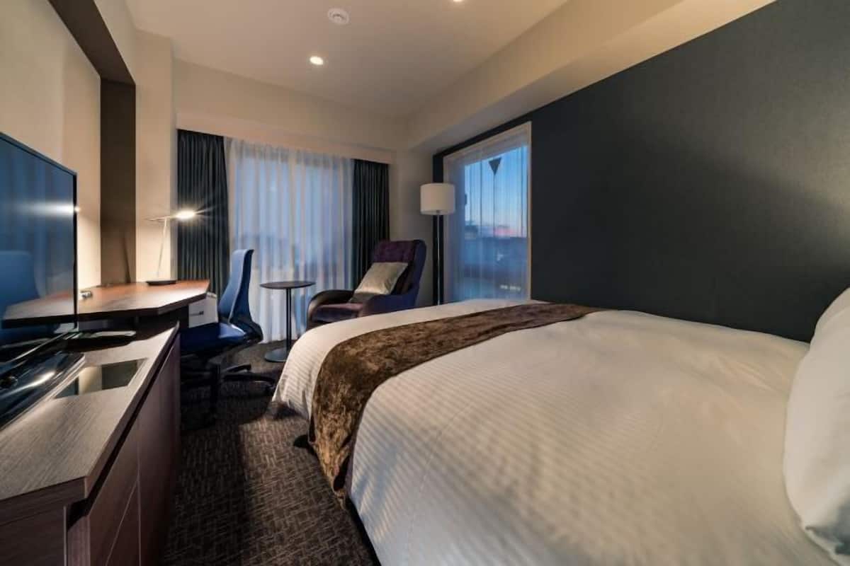Down duvets, in-room safe, soundproofing, free WiFi