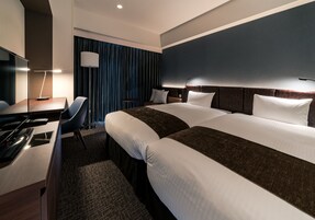 Down comforters, in-room safe, soundproofing, free WiFi