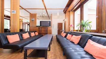 Superior Cottage | Living area