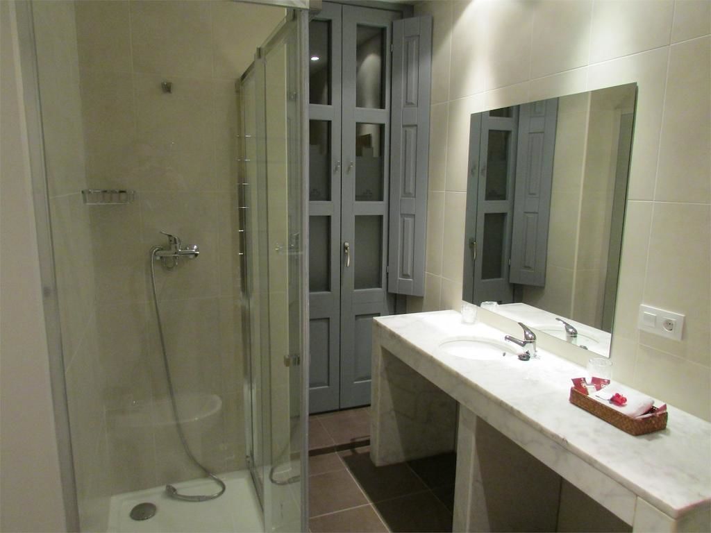 double or twin room | bathroom | shower, towels
