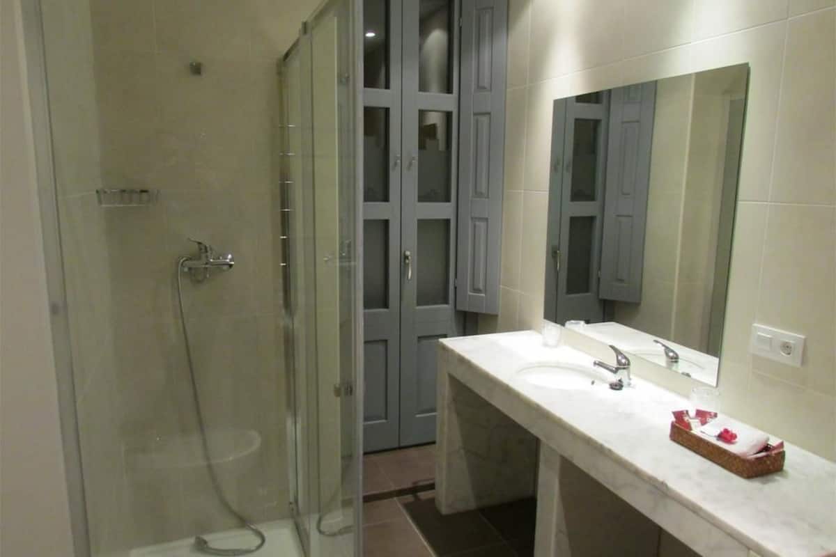double or twin room | bathroom | shower, towels