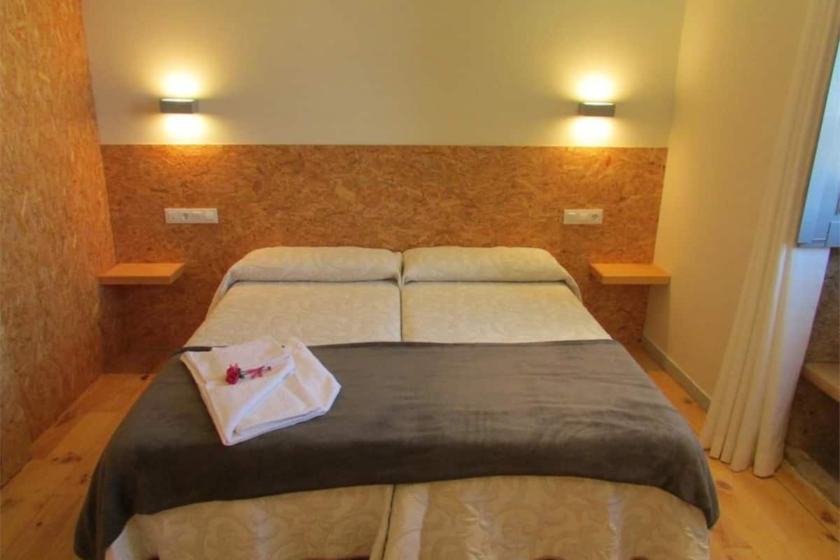 double or twin room | free cots/infant beds, free wifi, bed sheets