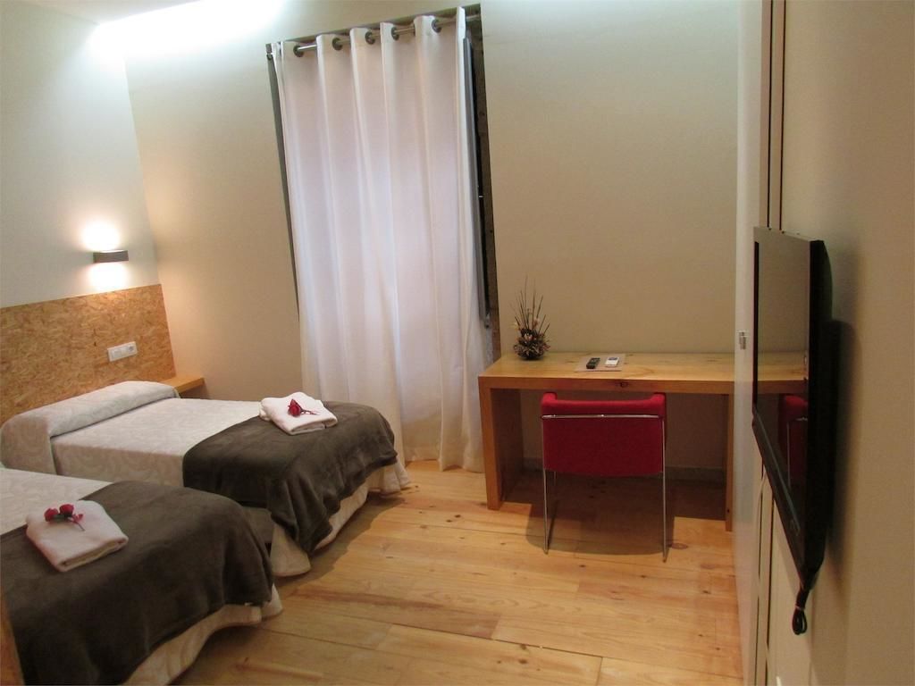 double or twin room | free cots/infant beds, free wifi, bed sheets