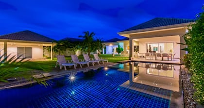 Hua Hin Pool Villa with 4 Bedrooms L50