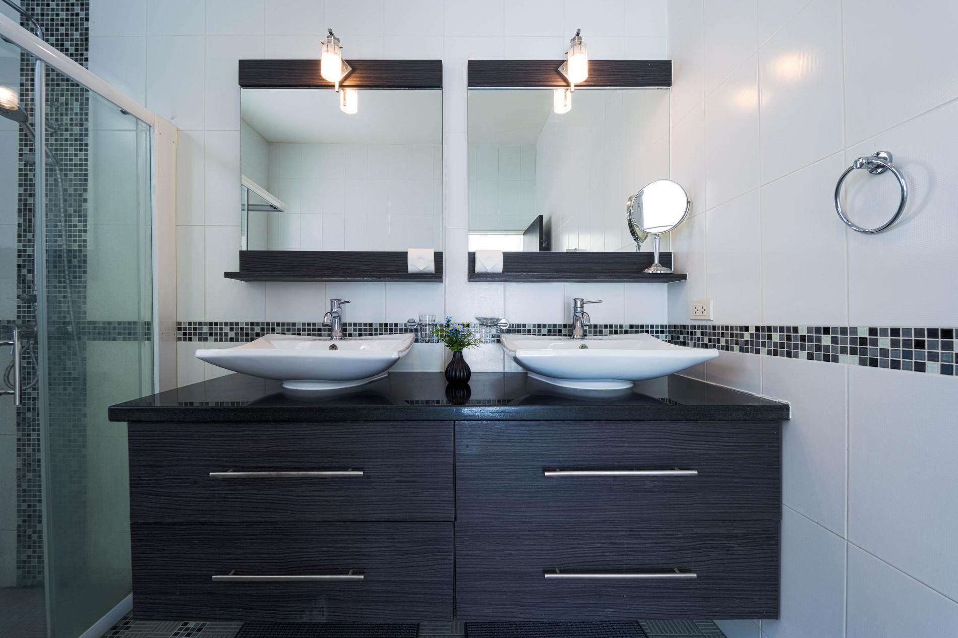 Four Bedrooms - Private Pool Villa | Badeværelse | Bruser, gratis toiletartikler, håndklæder