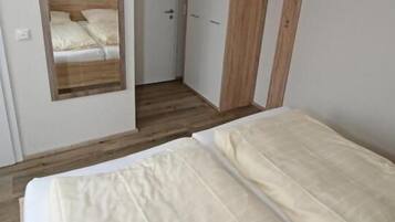 Standard-Doppelzimmer, Gartenblick