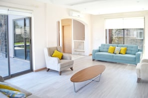 Villa, 3 Bedrooms | Living area