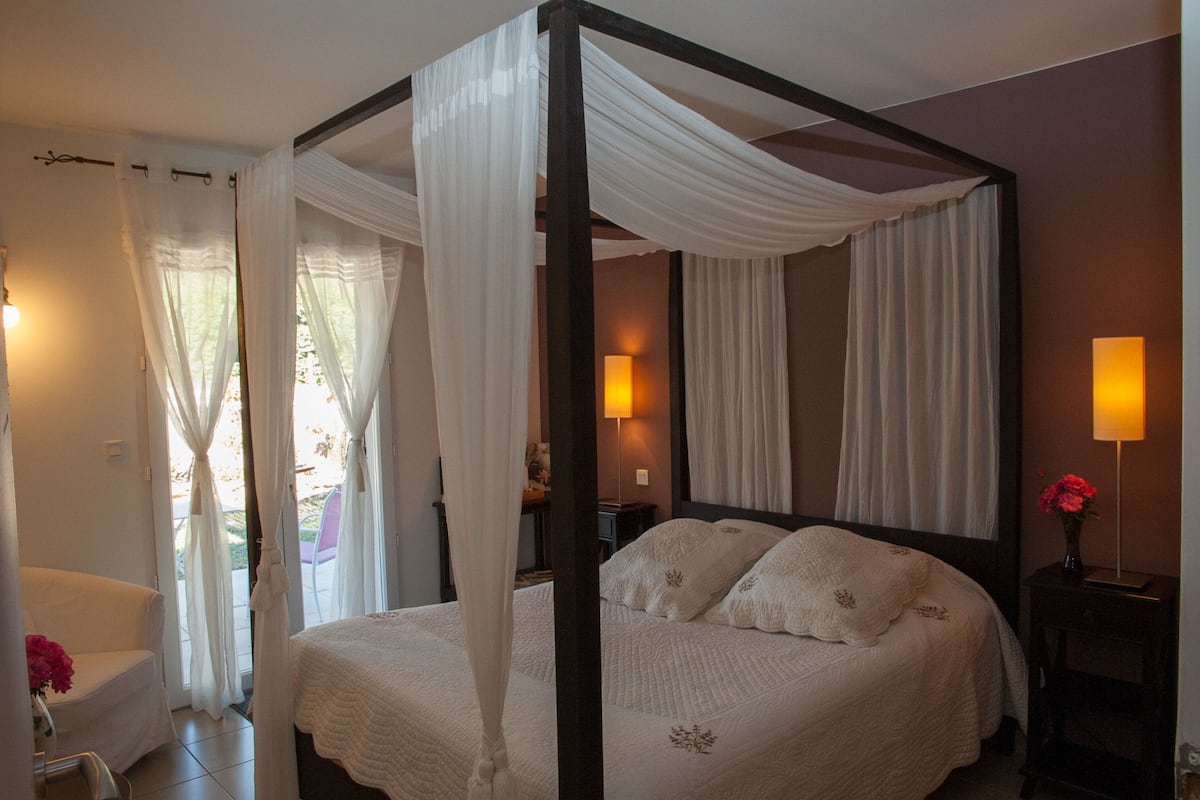 Premium bedding, pillow-top beds, in-room safe, individually decorated
