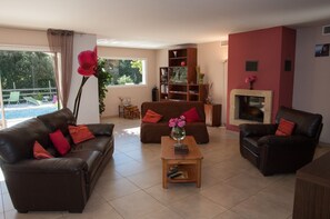 ロビーラウンジ