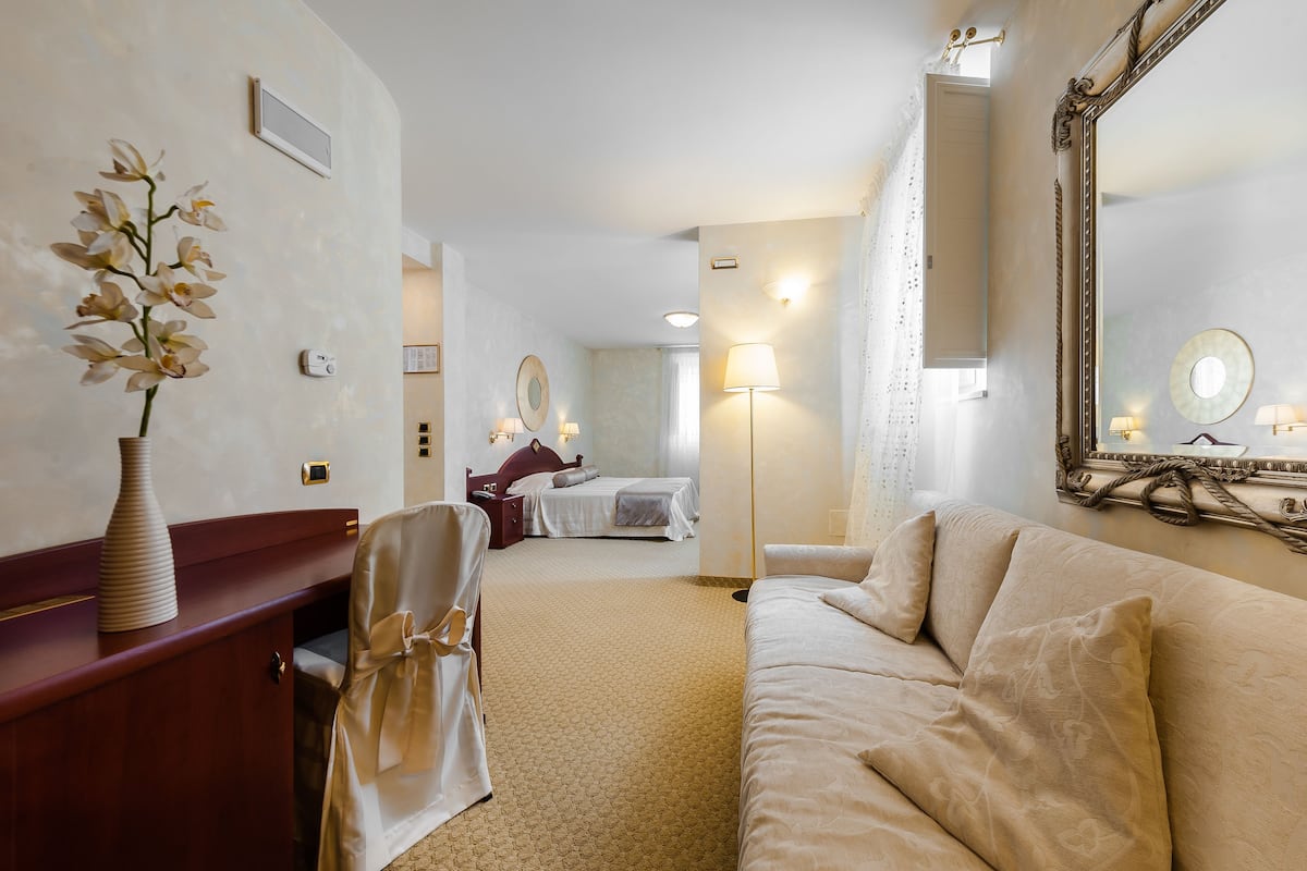 Suite | 1 habitación, caja de seguridad en la habitación y escritorio