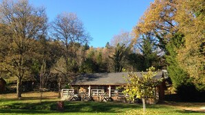 Apartment, 2 Bedrooms | 2 bedrooms, free cots/infant beds - Camping au Bois de Calais (Correze)