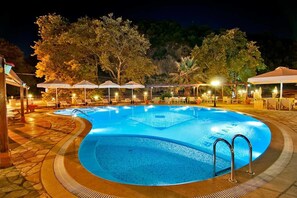 Outdoor pool, sun loungers