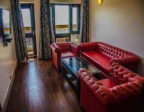In-room safe, desk, iron/ironing board, free wired Internet - Hotel Shilton by Royal Collection (Dehradun)
