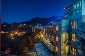Premium-Doppelzimmer, Talblick | Ausblick vom Zimmer