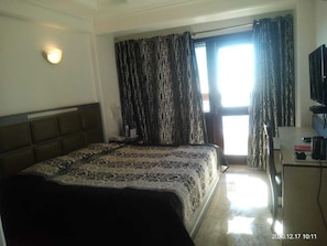 In-room safe, desk, iron/ironing board, free wired Internet - Hotel Shilton by Royal Collection (Dehradun)