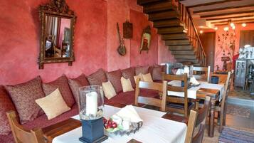 Petit déjeuner préparé à la commande compris tous les jours