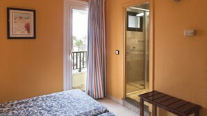 Double Room, Partial Sea View | Desk, blackout drapes, WiFi (free) - Rovira Hotel (Cambrils)