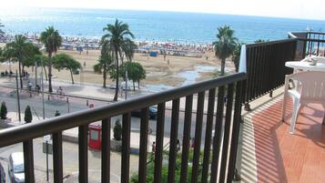 Doppelzimmer, eingeschränkter Meerblick | Balkon