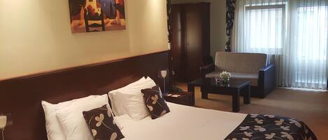 Superior Double Room, Balcony | Desk, blackout drapes, iron/ironing board, free WiFi