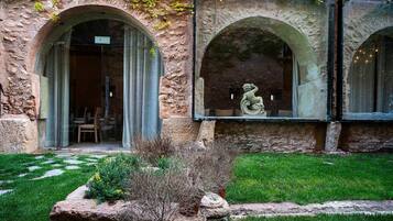 Enceinte de lâhĂ©bergement