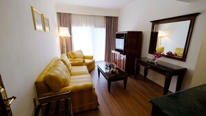 Zimmersafe, Schreibtisch, Bügeleisen/Bügelbrett, kostenloses WLAN