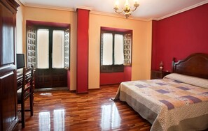 Caja de seguridad en la habitación y cortinas blackout