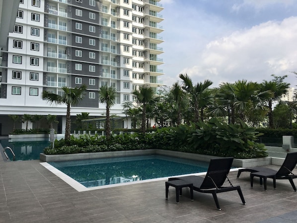 Outdoor pool - South Bank Mid Valley (Kuala Lumpur)