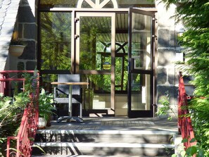 Unclassified image, 2 of 44, button