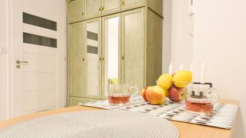 Classic Apartment, 1 Bedroom, Balcony | In-room dining