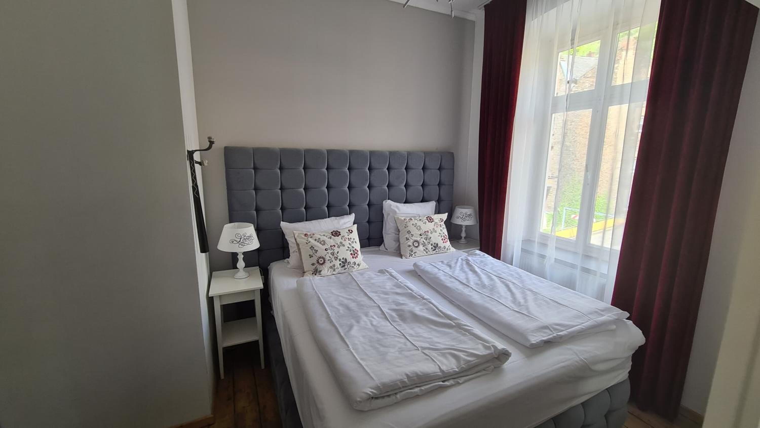 desk, soundproofing, free cots/infant beds, free wifi