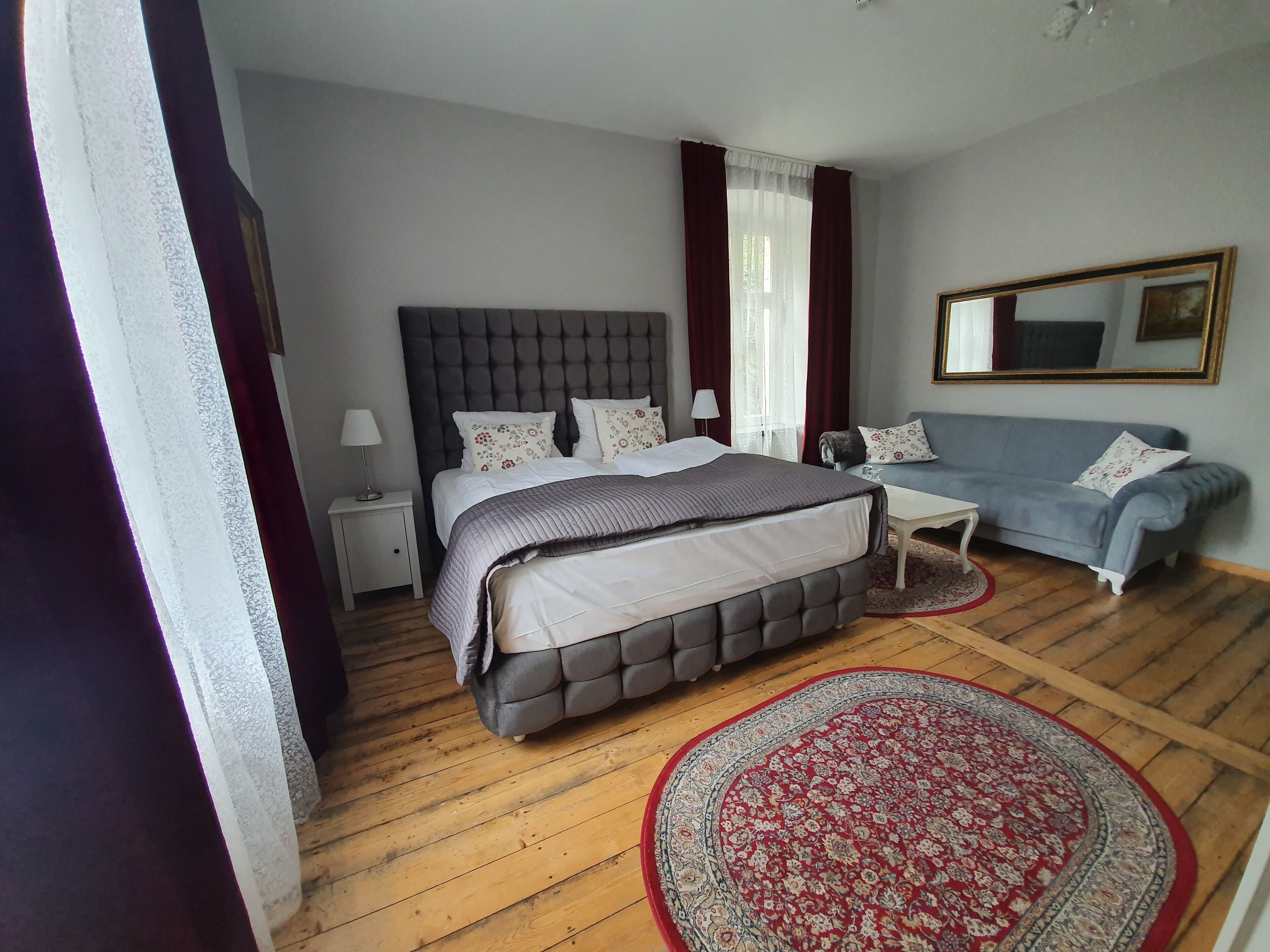 desk, soundproofing, free cots/infant beds, free wifi