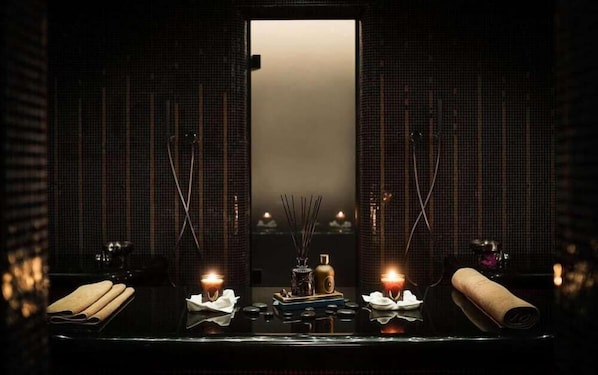 Behandlingsrum til par, sauna, boblebad, dampbad, tyrkisk bad/hammam