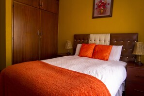 House | 1 bedroom, iron/ironing board - Motsolga Bed and Breakfast (Soweto)