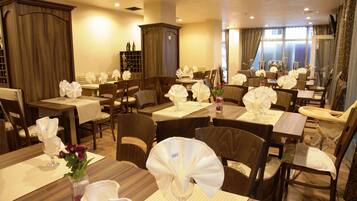 Daily buffet breakfast (EUR 3.83 per person)