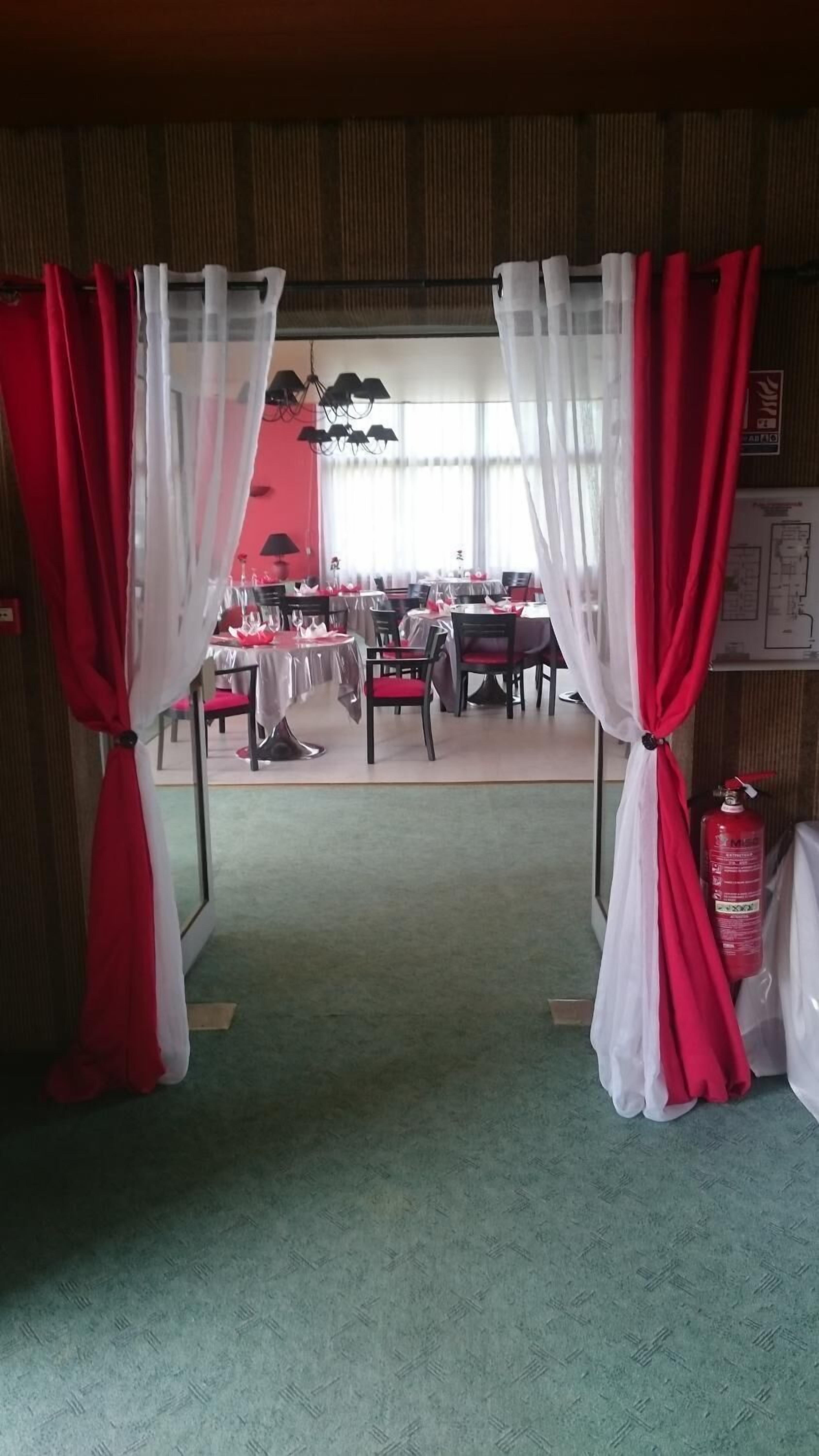 outdoor banquet area