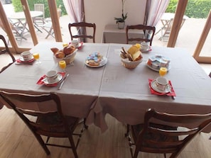 Daily continental breakfast for a fee