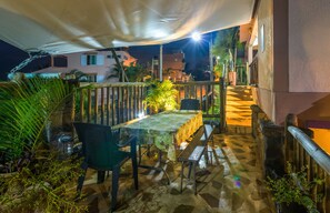 Daily continental breakfast for a fee - Sunset Villa (La Gaulette)