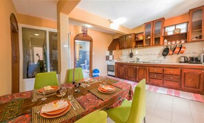 Dining - Sunset Villa (La Gaulette)